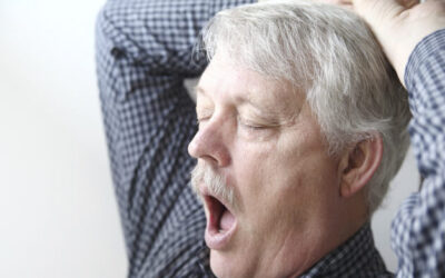 Dormir mais e comer menos: idosos com Covid-19 podem ter sintomas incomuns
